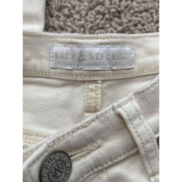 Rock & Republic Beige Berlin Light Wash Straight Skinny Jeans 4 M - Picture 3 of 5